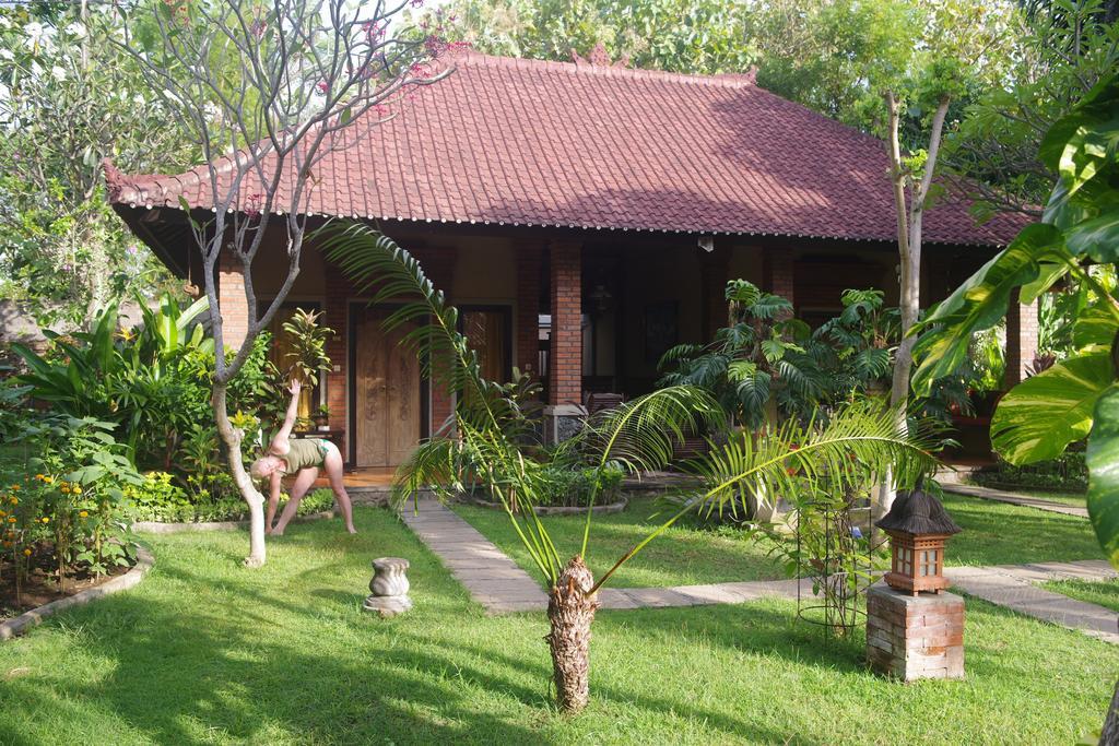 Tirta Sari Bungalow Hotel Pemuteran  Exterior photo